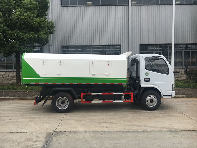 東風(fēng)小多利卡密封式垃圾車