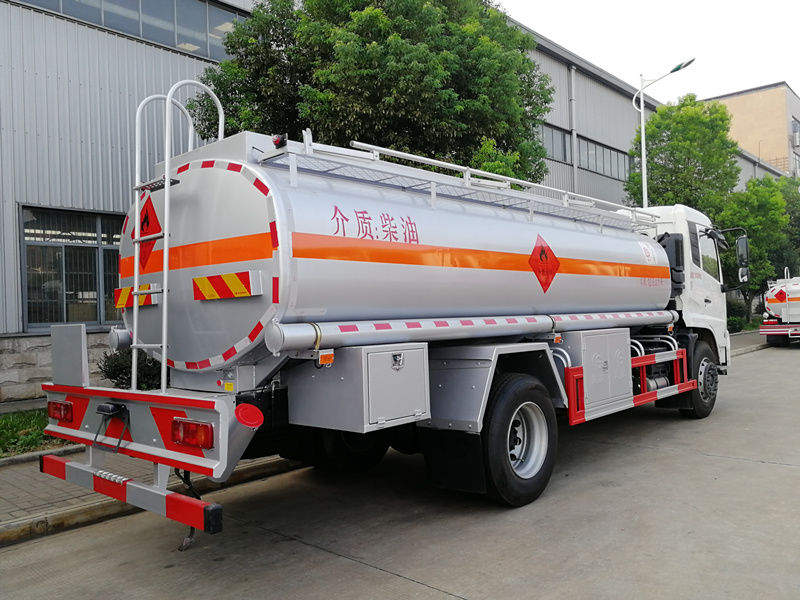 東風(fēng)天錦油罐車