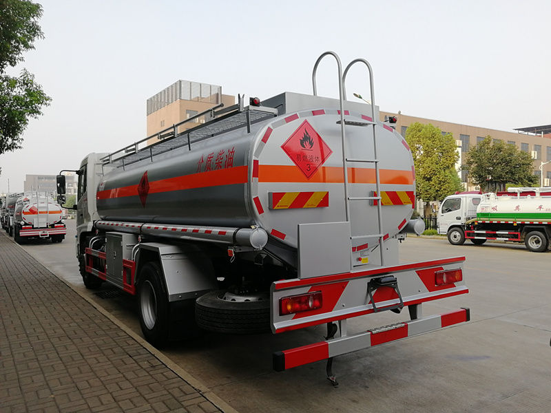 東風(fēng)天錦油罐車