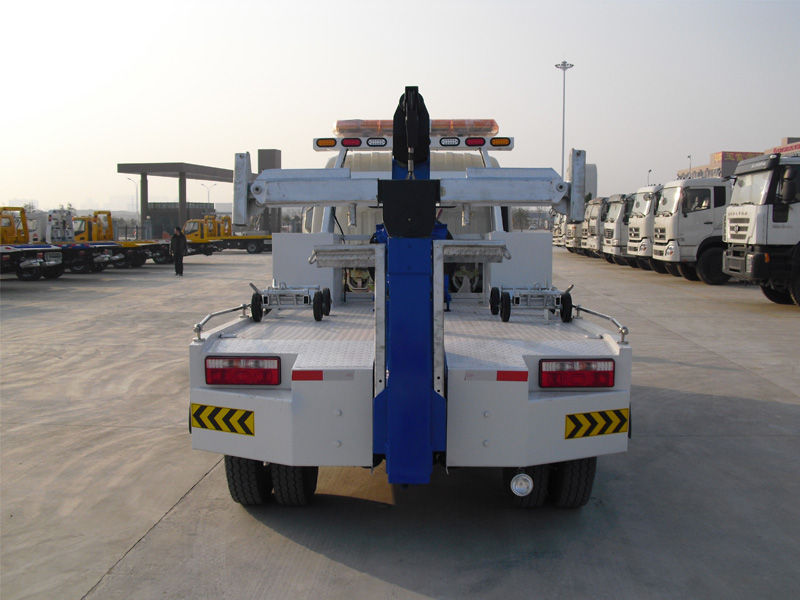 東風(fēng)多利卡一拖一清障車（拖牽7噸）