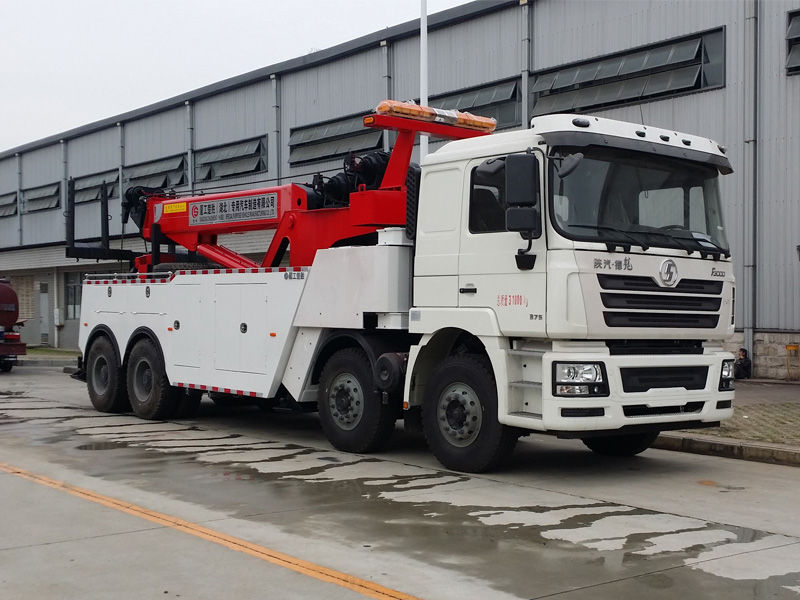 陜汽德隆重型清障車（30噸旋轉(zhuǎn)吊）