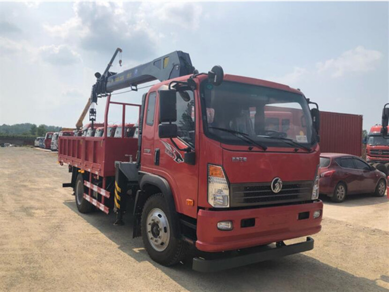 重汽王牌6.3噸隨車(chē)吊