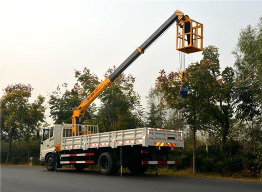 東風(fēng)天錦徐工8噸隨車(chē)吊