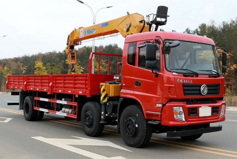 東風前四后四12噸徐工隨車吊