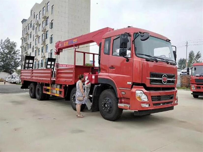中國一拖集團(tuán)福德牌14噸隨車吊