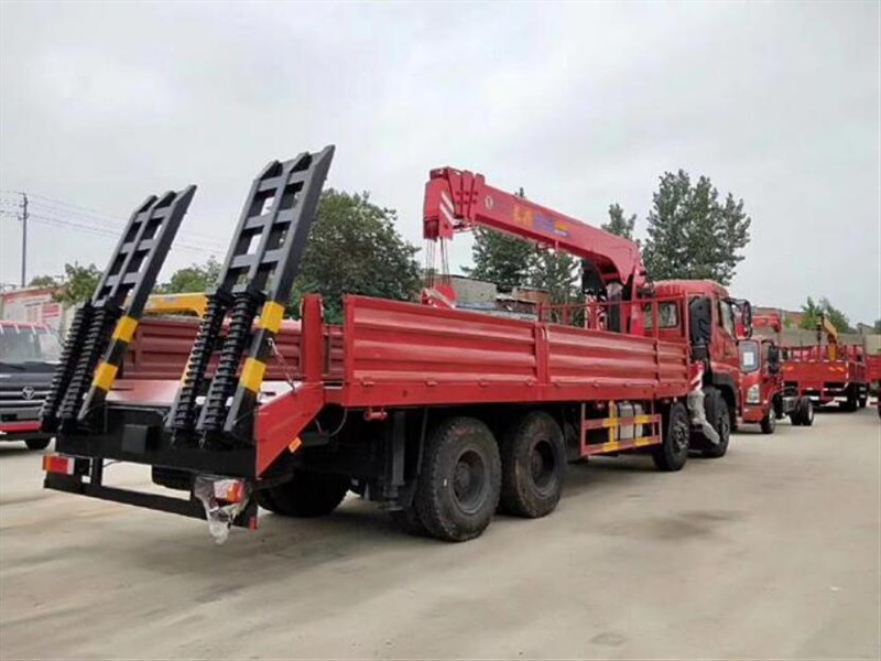 中國一拖集團(tuán)福德牌14噸隨車吊
