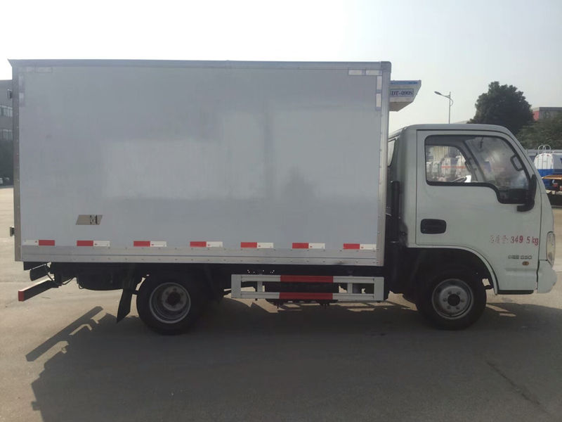 躍進小福星冷藏車（3.3米）