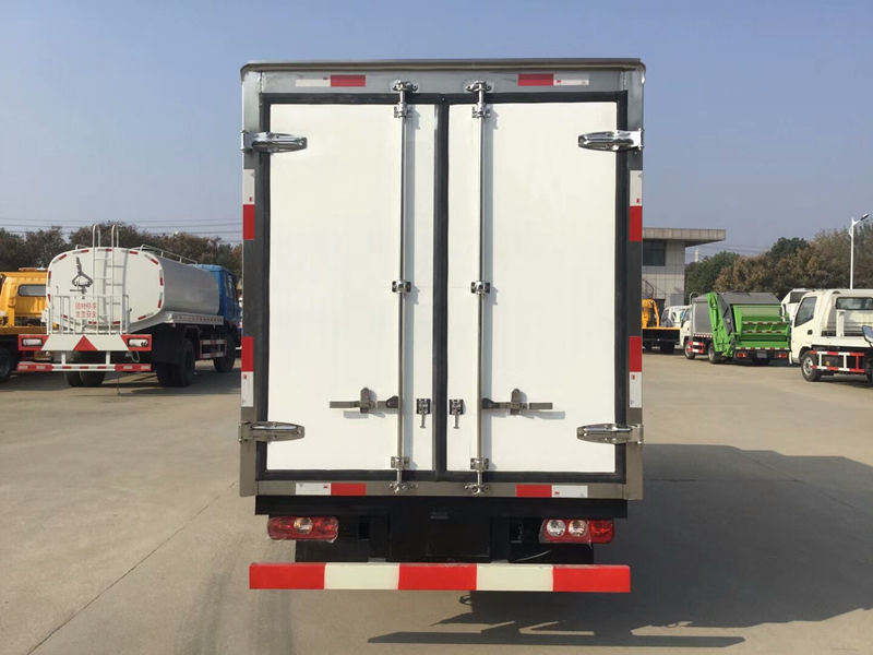 躍進小福星冷藏車（3.3米）