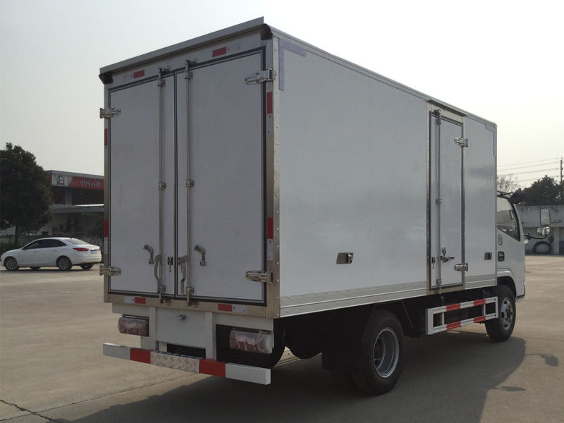 東風(fēng)小多利卡冷藏車(chē)（4米）