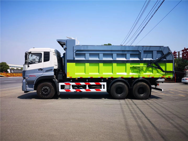 東風(fēng)天龍對(duì)接垃圾車（20-25方）