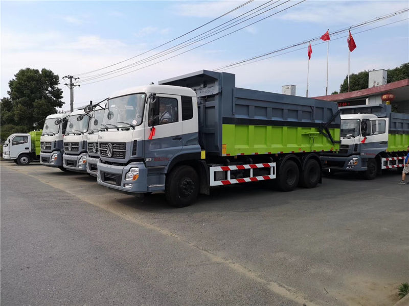 東風(fēng)天龍對(duì)接垃圾車（20-25方）