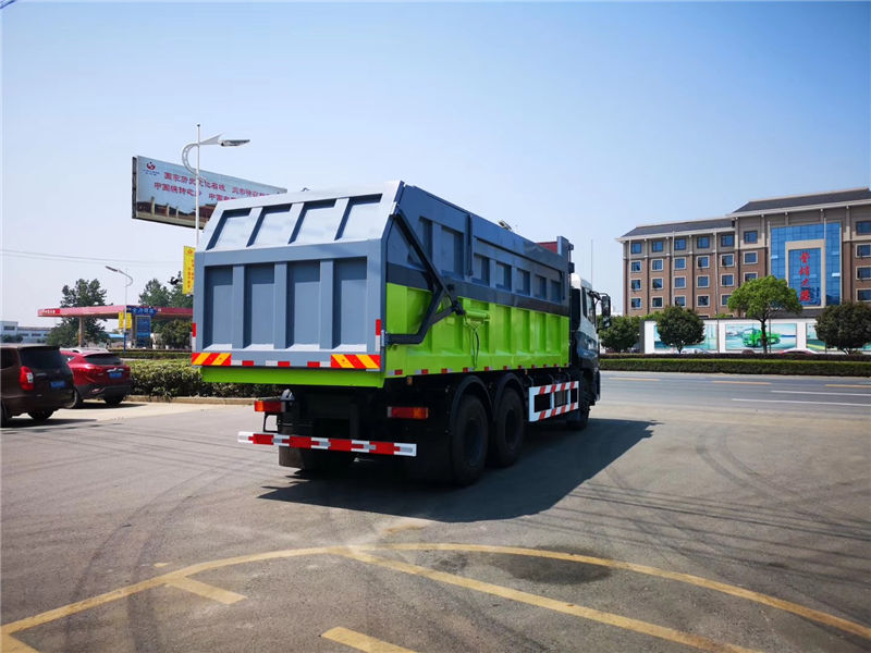 東風(fēng)天龍對(duì)接垃圾車（20-25方）