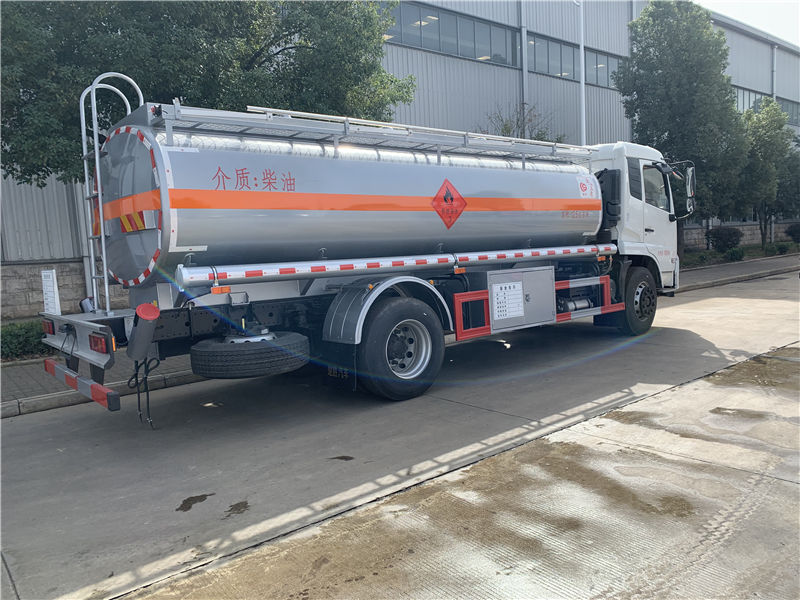 東風(fēng)天錦12噸油罐車