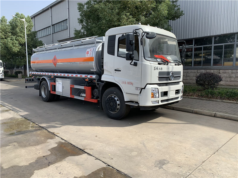 東風(fēng)天錦12噸油罐車