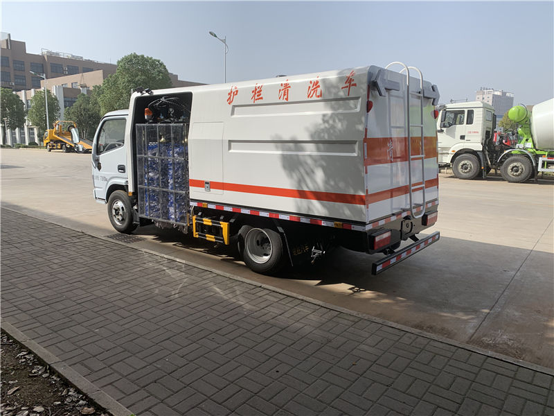 國六護欄清洗車（東風(fēng)多利卡）