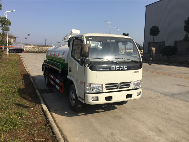 東風多利卡吸糞車（5噸）