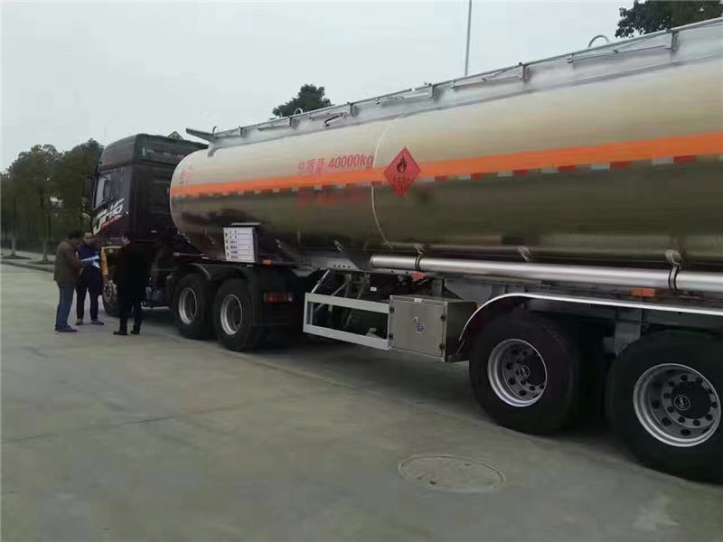 鋁合金半掛油罐車(chē)（35噸）