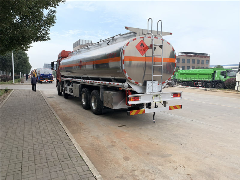 解放J6鋁合金油罐車（26噸）