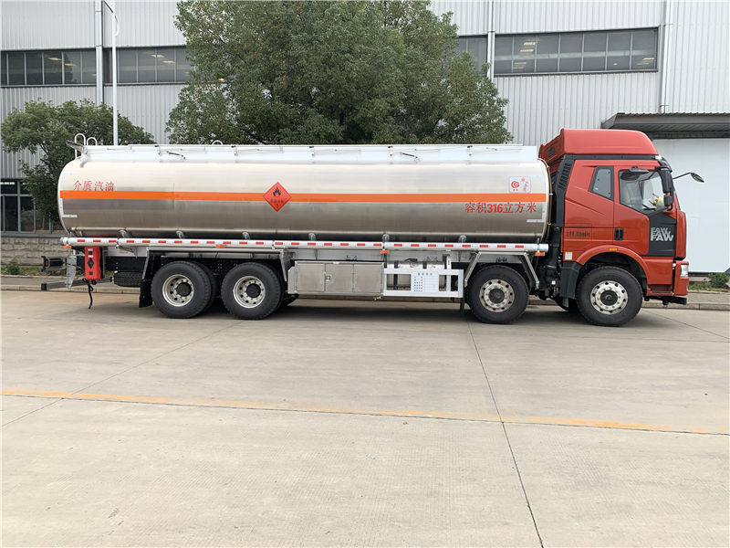 解放J6鋁合金油罐車（26噸）