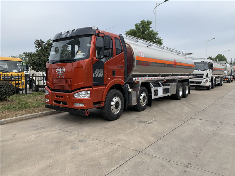 解放J6鋁合金油罐車(chē)（24噸）