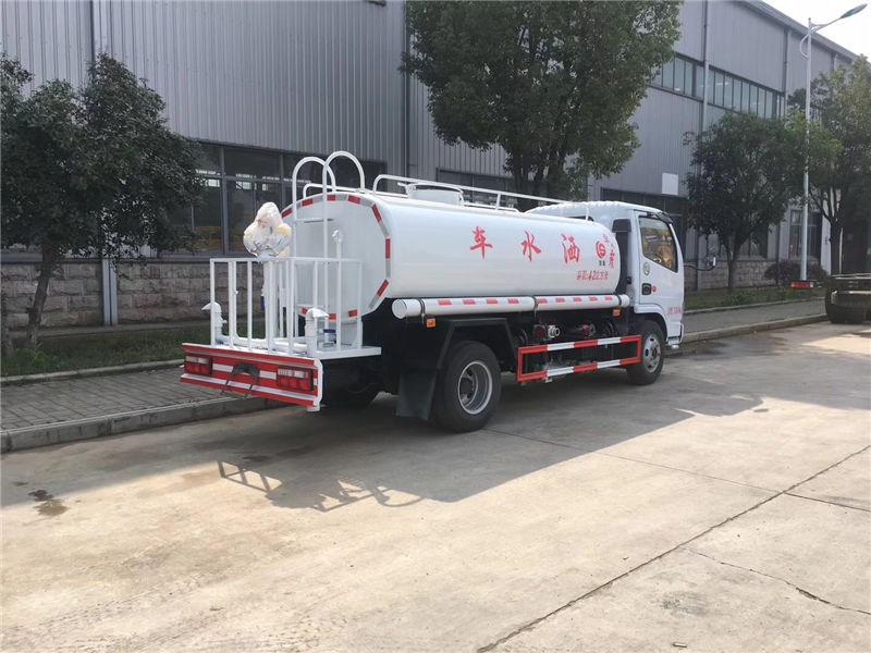 東風(fēng)藍牌灑水車（2噸）