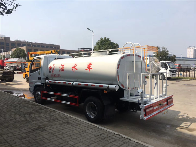 東風(fēng)藍牌灑水車（2噸）