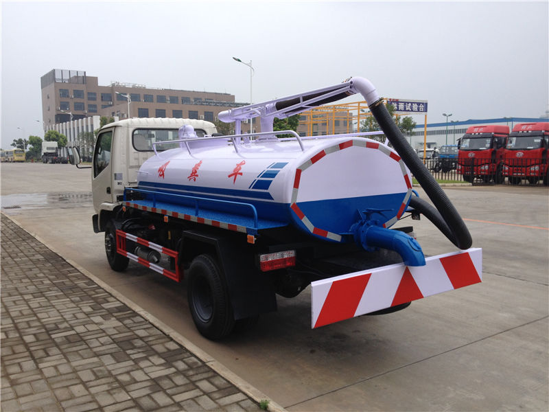 東風(fēng)多利卡國(guó)六吸糞車(chē)（5噸）