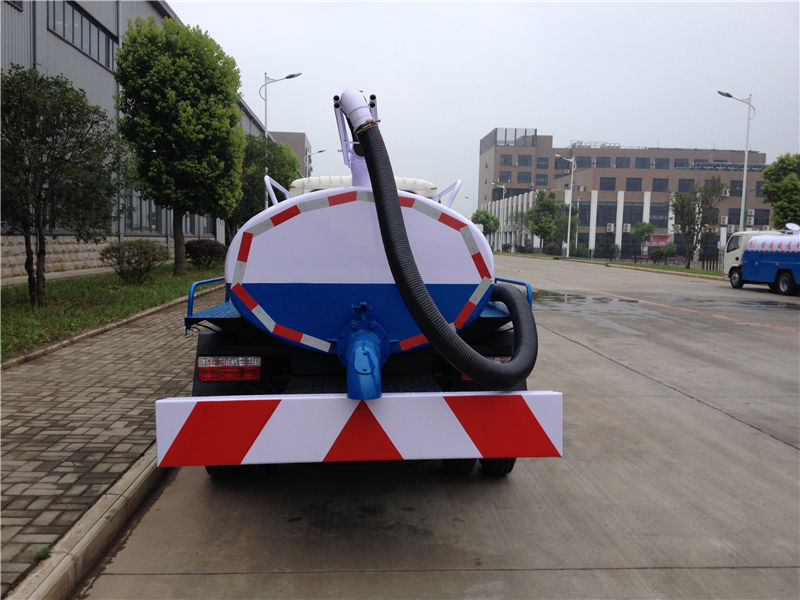 東風(fēng)多利卡國(guó)六吸糞車(chē)（5噸）