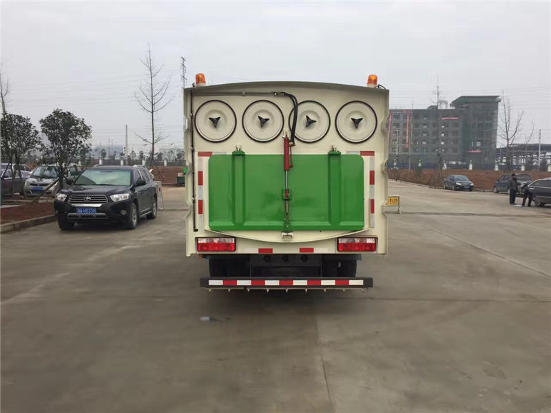 東風多利卡吸塵車（國六）