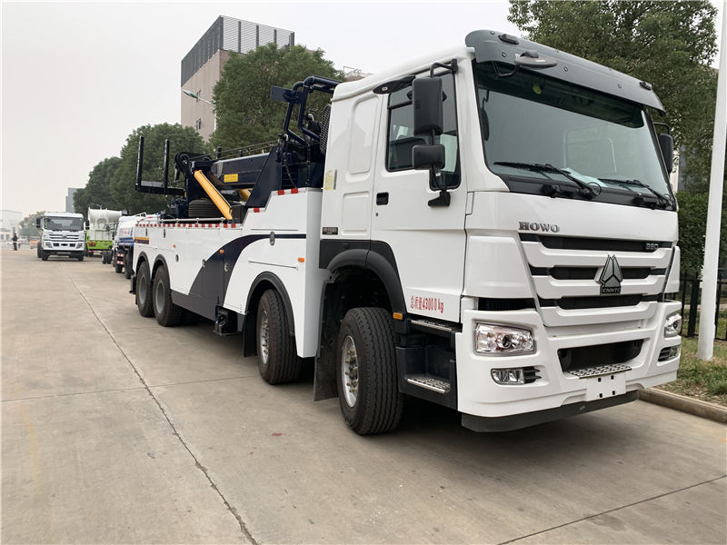 重汽豪沃清障車（50噸旋轉(zhuǎn)吊）