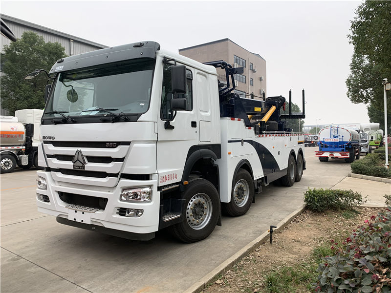 重汽豪沃清障車（50噸旋轉(zhuǎn)吊）