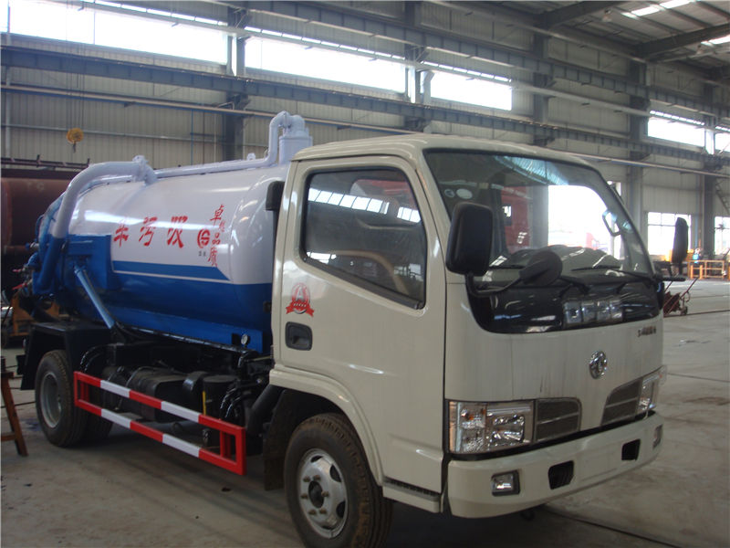 東風(fēng)多利卡吸污車（4-5噸）