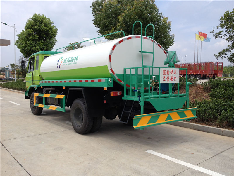 東風(fēng)灑水車（8-10噸）