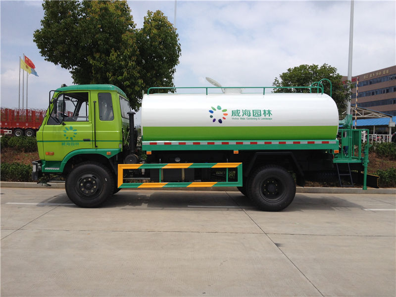 東風(fēng)灑水車（8-10噸）