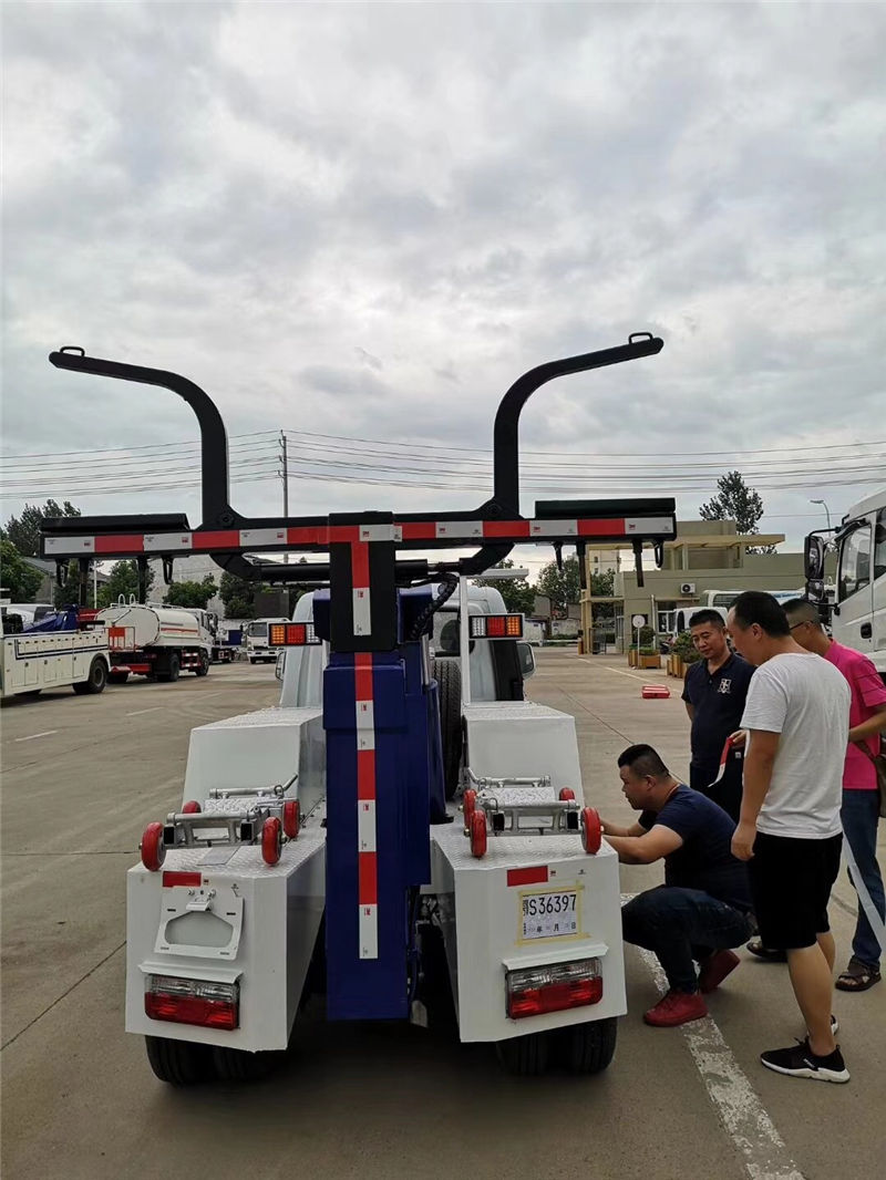 東風一拖一清障車（3噸 地庫專用）