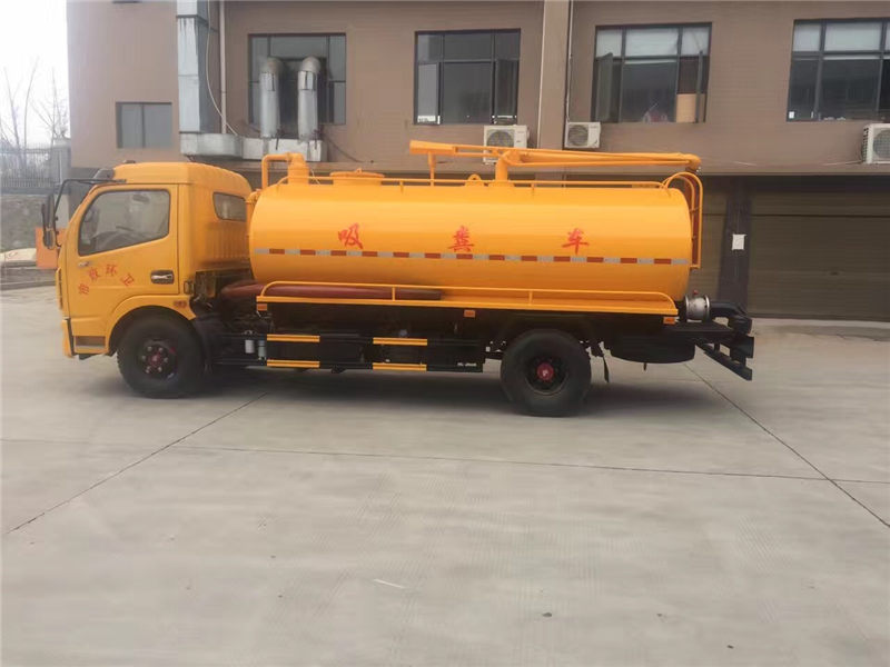 東風(fēng)多利卡吸糞車(chē)（8噸）