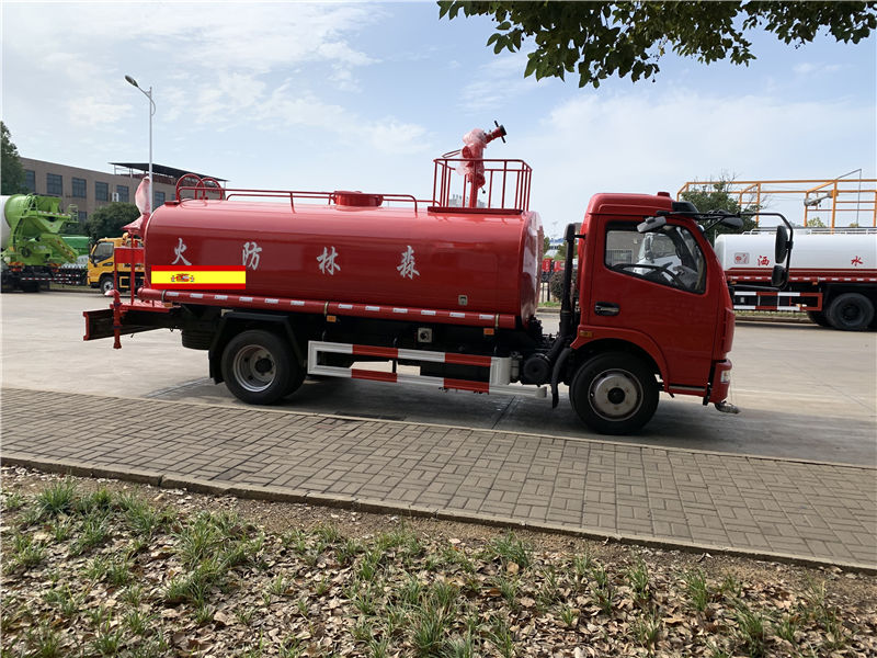 東風(fēng)多利卡消防灑水車(chē)（6-8噸）
