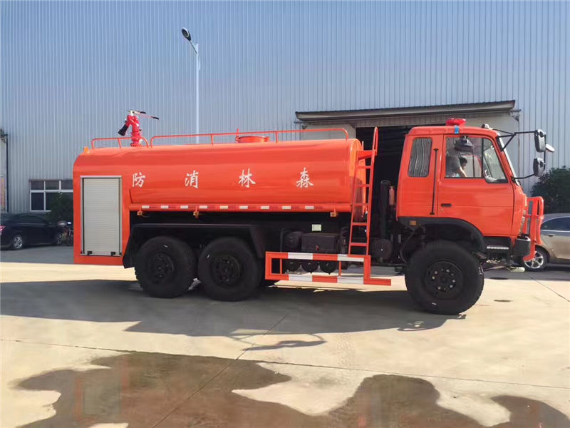 東風(fēng)后雙橋消防灑水車（15-18噸）