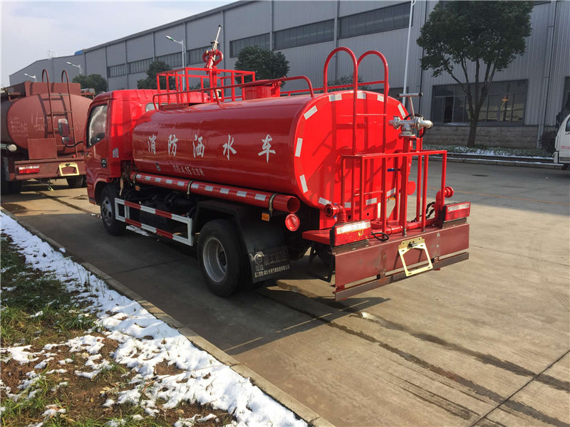東風多利卡消防灑水車（3-5噸）