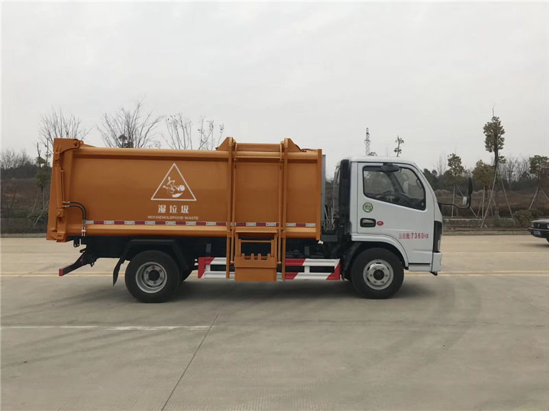 東風(fēng)掛桶垃圾車(chē)（4-5方國(guó)六）