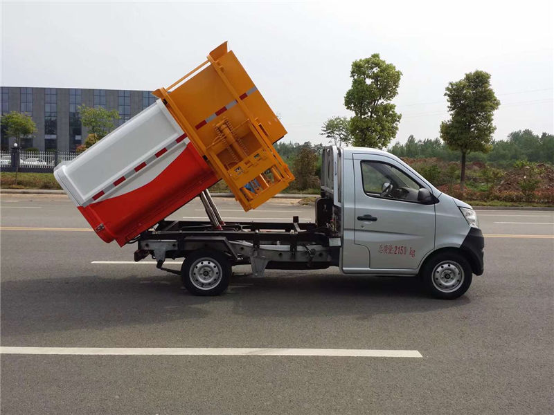 小長安掛桶垃圾車（2-3方）