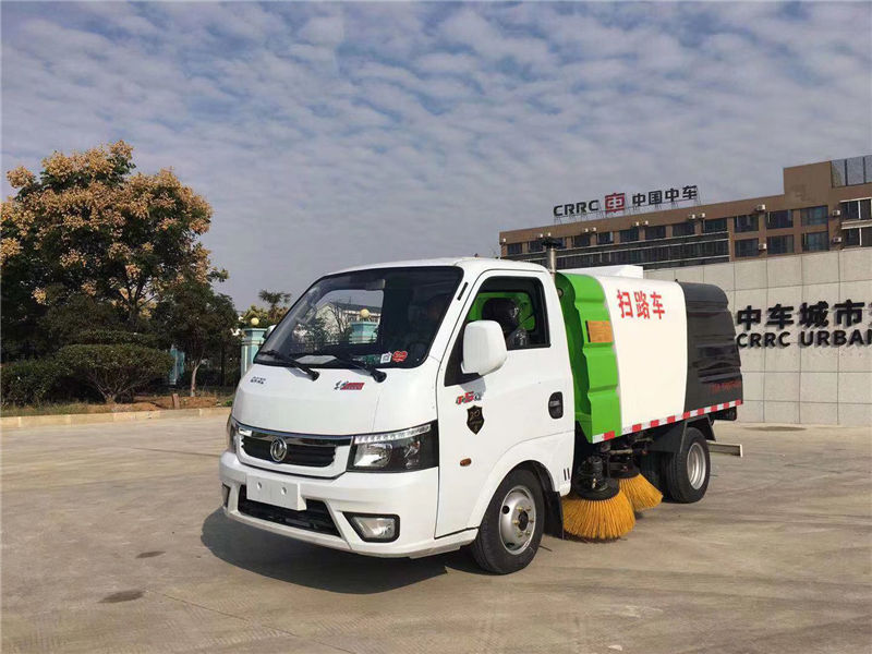 東風掃路車（2噸藍牌）