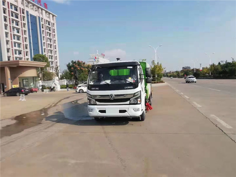 東風(fēng)多利卡掃路車（5噸 國六）