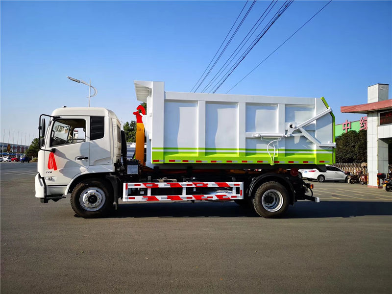 東風(fēng)天錦勾臂垃圾車(chē)（10-12方）