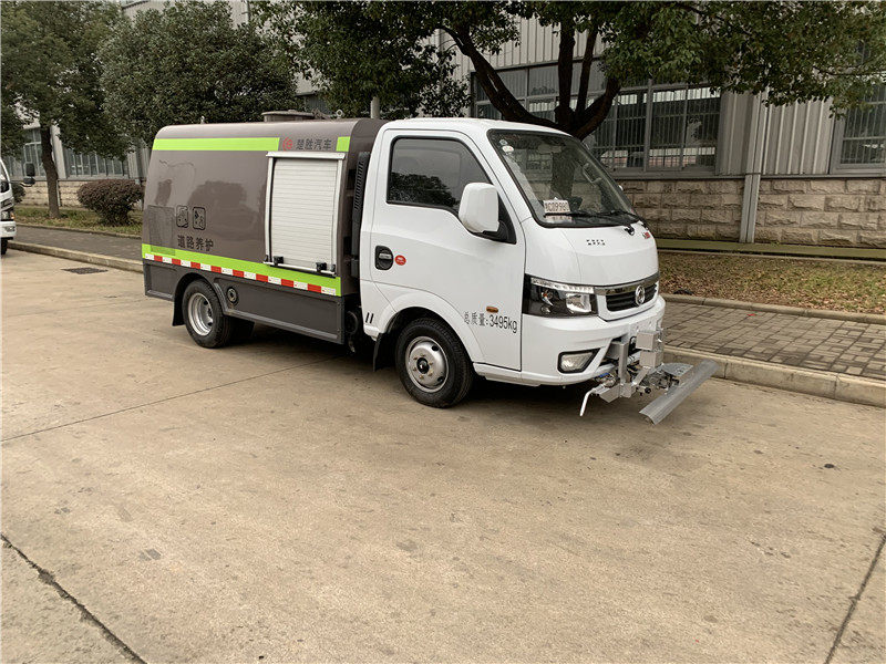 國(guó)六東風(fēng)高壓清洗車(chē)(2噸藍(lán)牌）