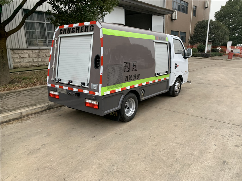 國(guó)六東風(fēng)高壓清洗車(chē)(2噸藍(lán)牌）
