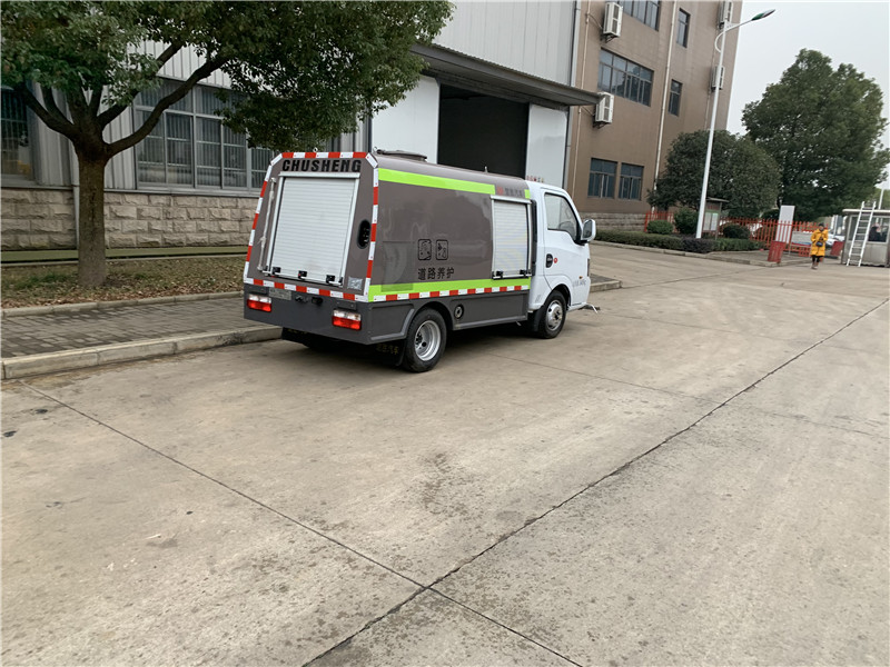 國(guó)六東風(fēng)高壓清洗車(chē)(2噸藍(lán)牌）