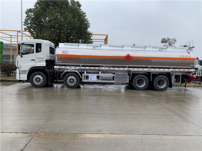 東風(fēng)天龍鋁合金油罐車(chē)（25噸柴油）