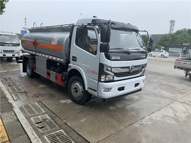 東風(fēng)多利卡8噸加油車（國六 柴油）