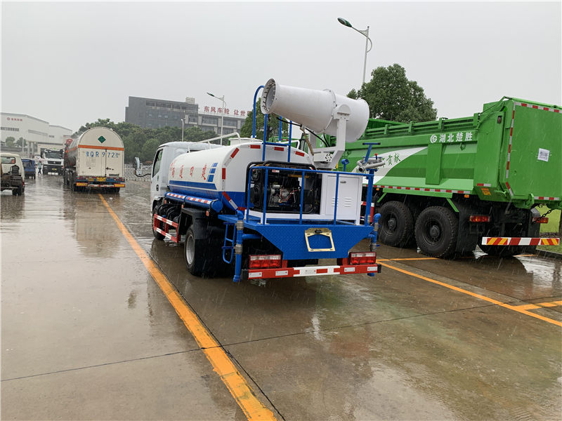 東風(fēng)多利卡霧炮車（國六3-5噸）